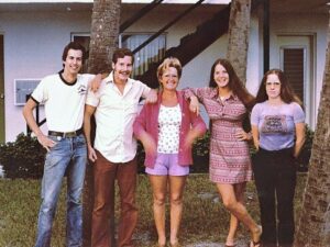 1976 photo: (L to R) Julie’s brother’s Clay, Bruce (deceased), mom Carole (deceased), Julie, and sister Lori